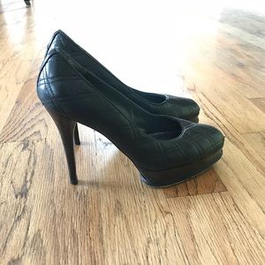 Stuart weitzman quilted platform pumps